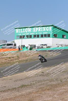 media/Apr-20-2025-AHRMA (Sun) [[393a79c373]]/Race/Group 11 early race/Turn 4b/